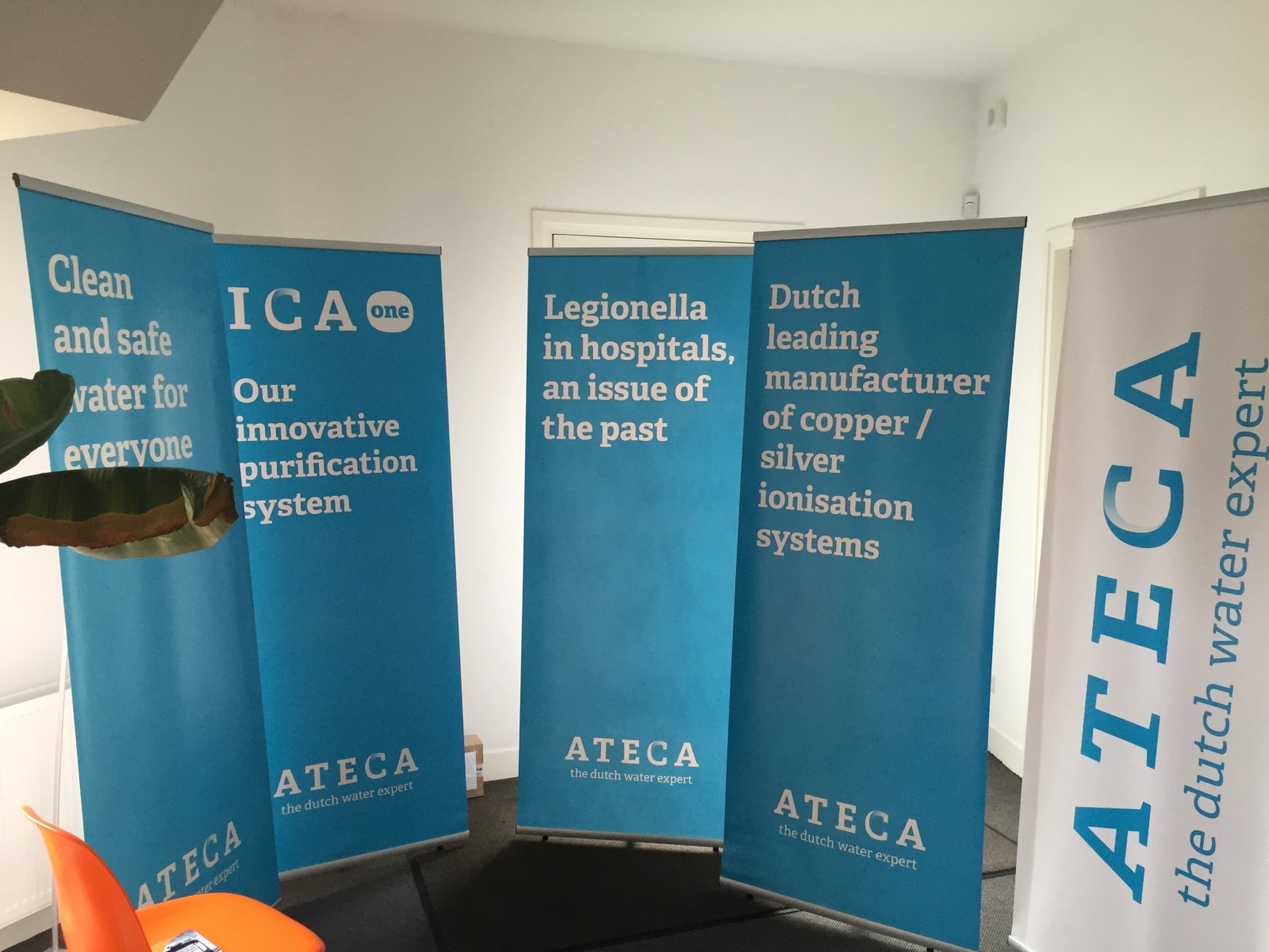 Beursaankleding met decoframes en l banners voor ateca jumble Land huisstijl deco